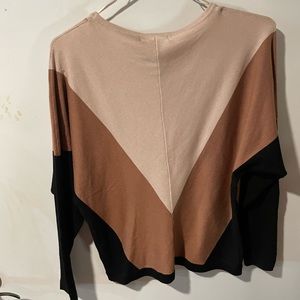 Women’s light weight sweater size medium black tan light brown